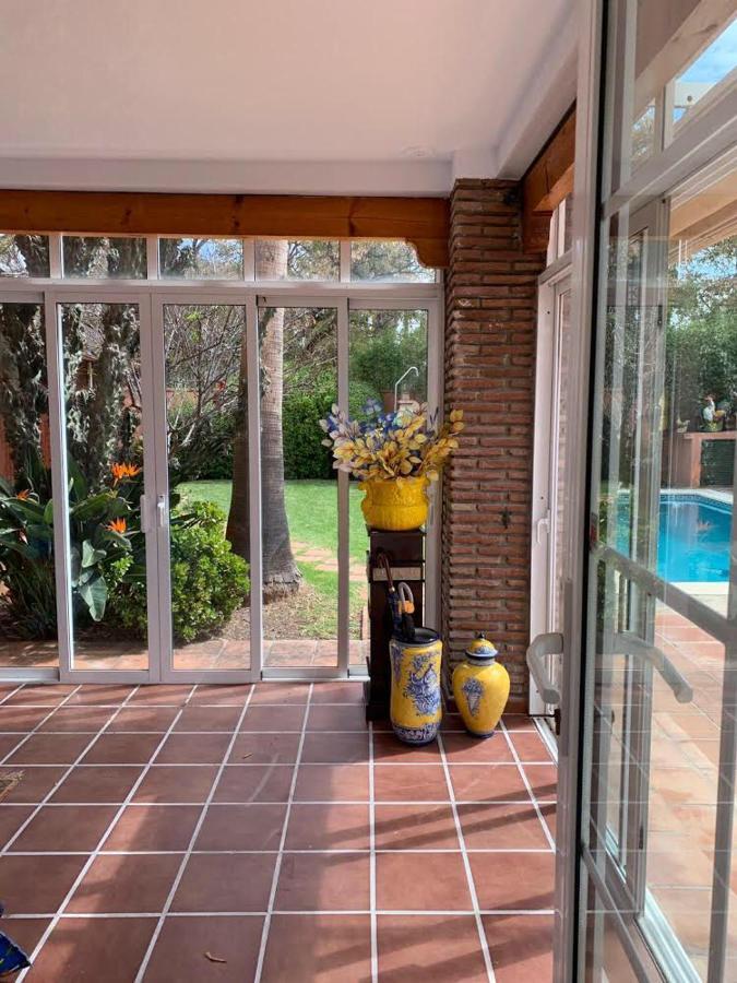 Chalet Con Piscina A 50 M De La Playa . Marbella Exterior photo