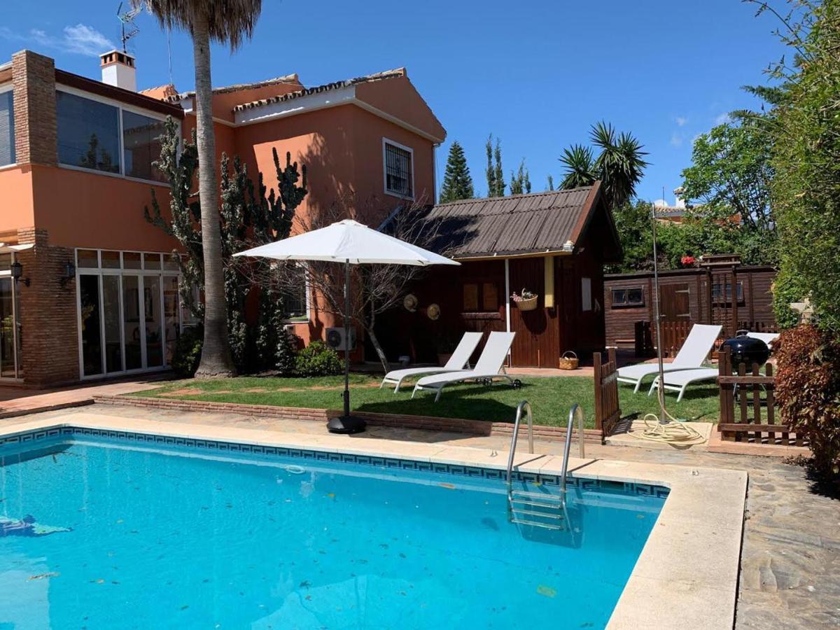 Chalet Con Piscina A 50 M De La Playa . Marbella Exterior photo